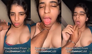 Sexy NRI Punjabi Gf ne apne Bf k saath car mai sambhog kiya